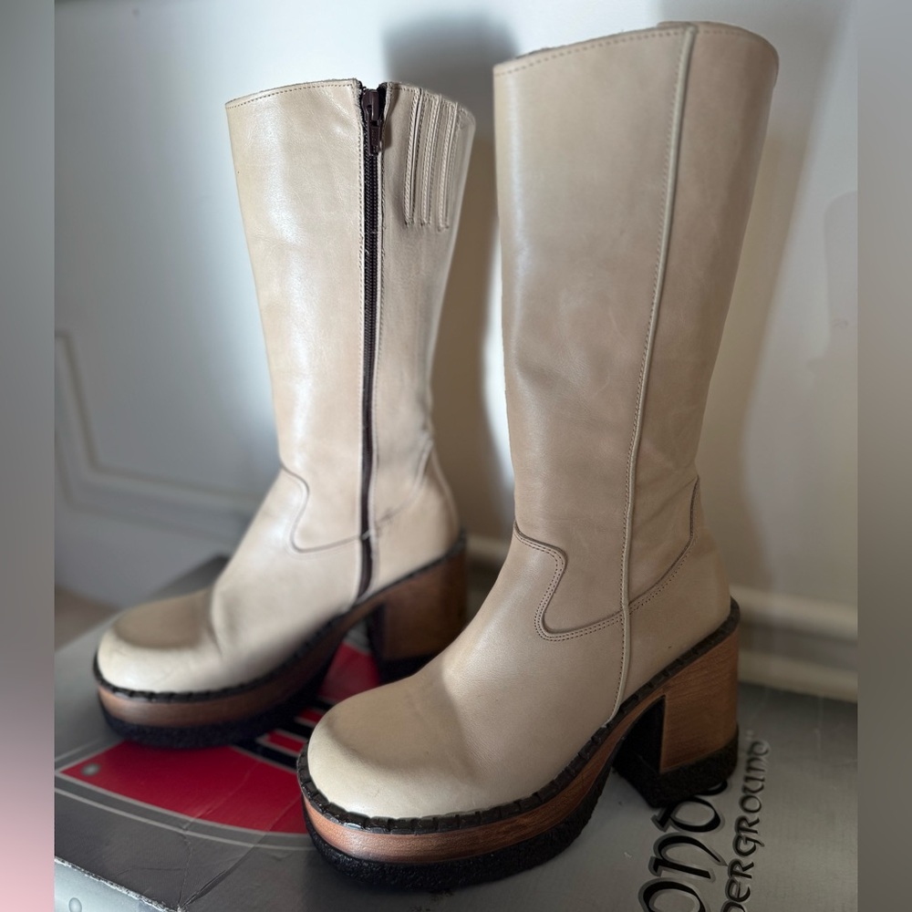 London Underground Boots